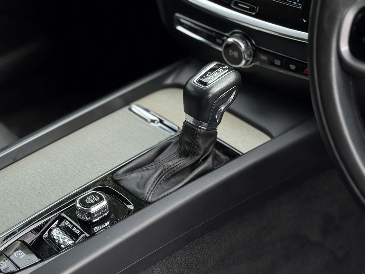 Used Volvo V60 2018 for sale - 76600659: Photo 13