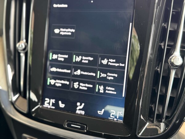 Used Volvo V60 2018 for sale - 76277754: Photo 25