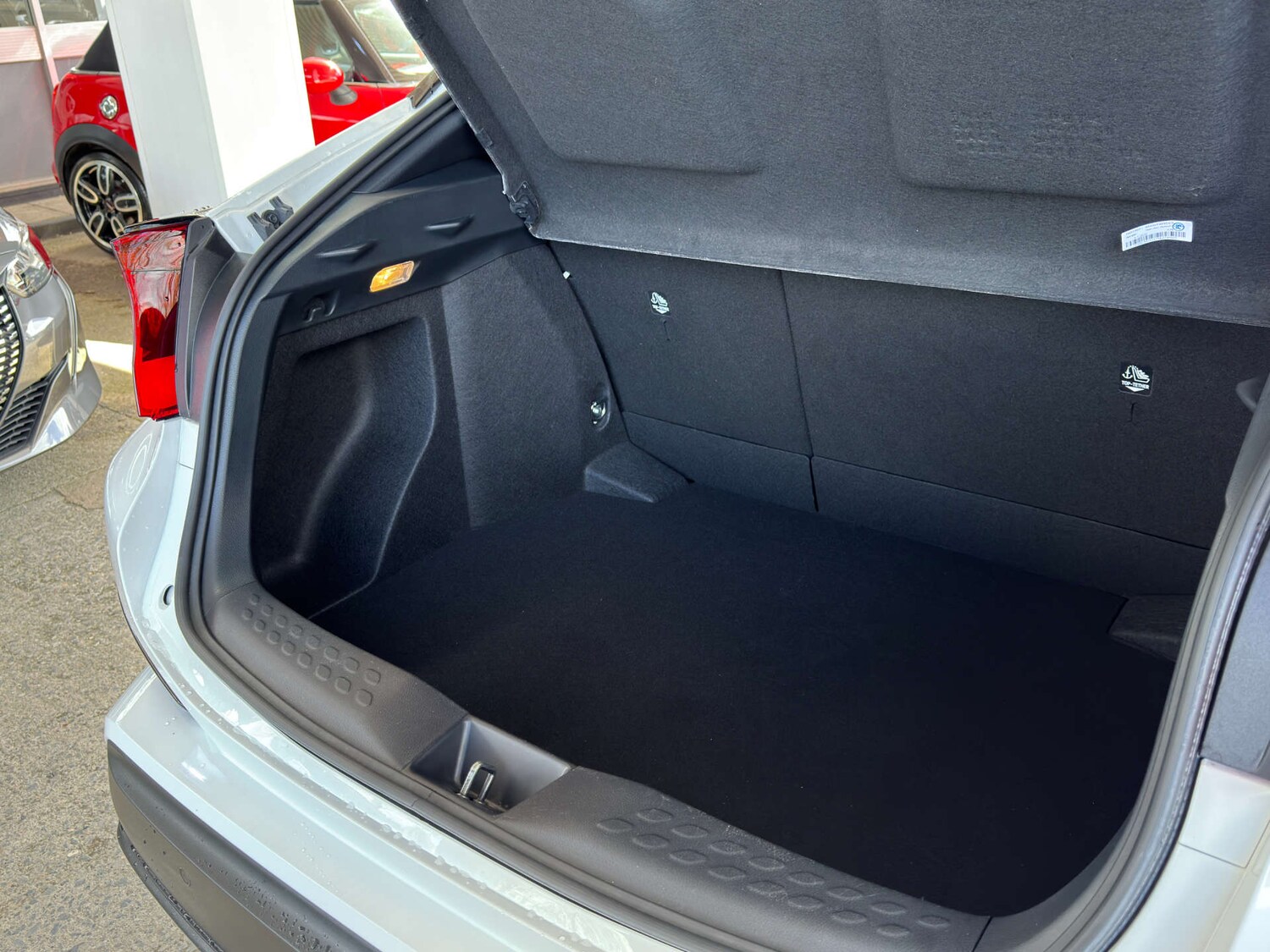 Used Toyota C-HR 2023 for sale - 78011132: Photo 18