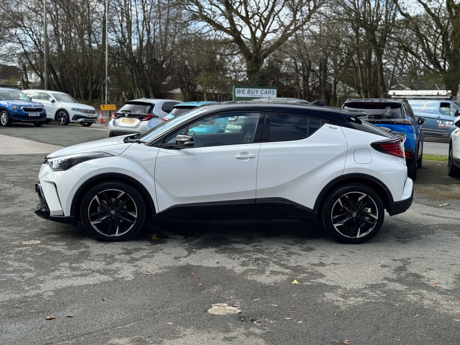 Used Toyota C-HR 2023 for sale - 78011132: Photo 4