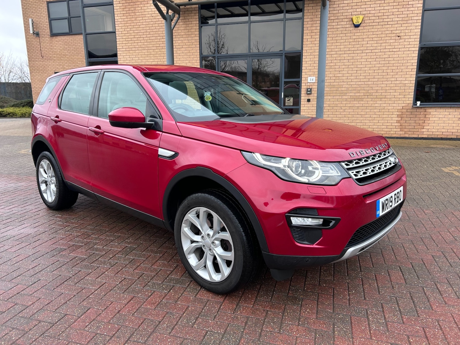 Used Land Rover Discovery Sport 2019 for sale - 77054644: Photo 3