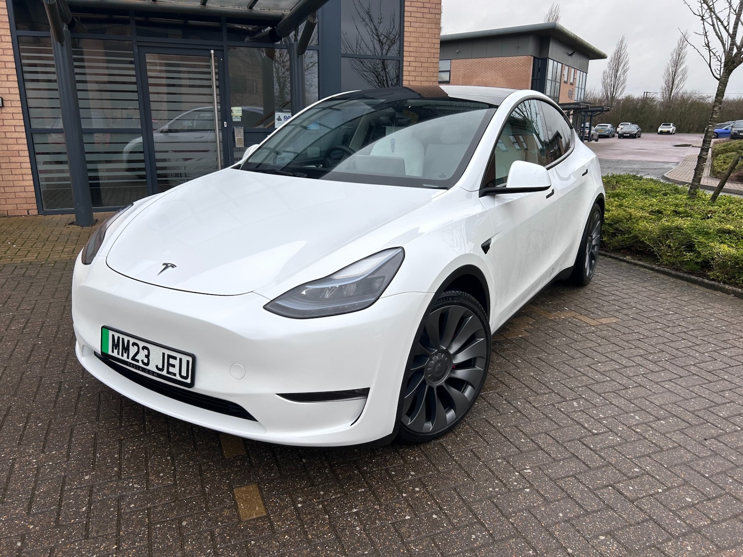 Used Tesla Model Y 2023 for sale - 77282317: Photo 2