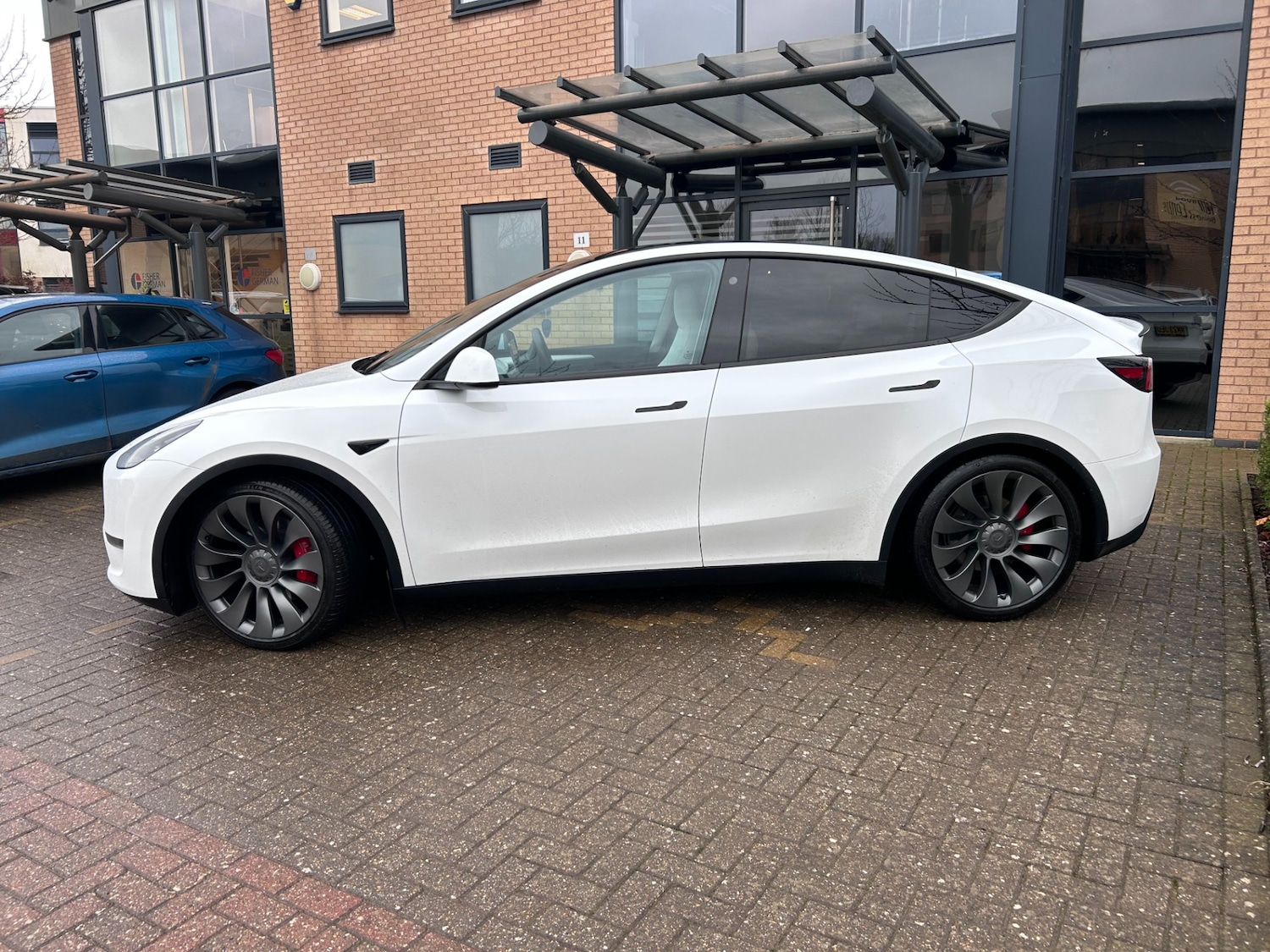 Used Tesla Model Y 2023 for sale - 77282317: Photo 5