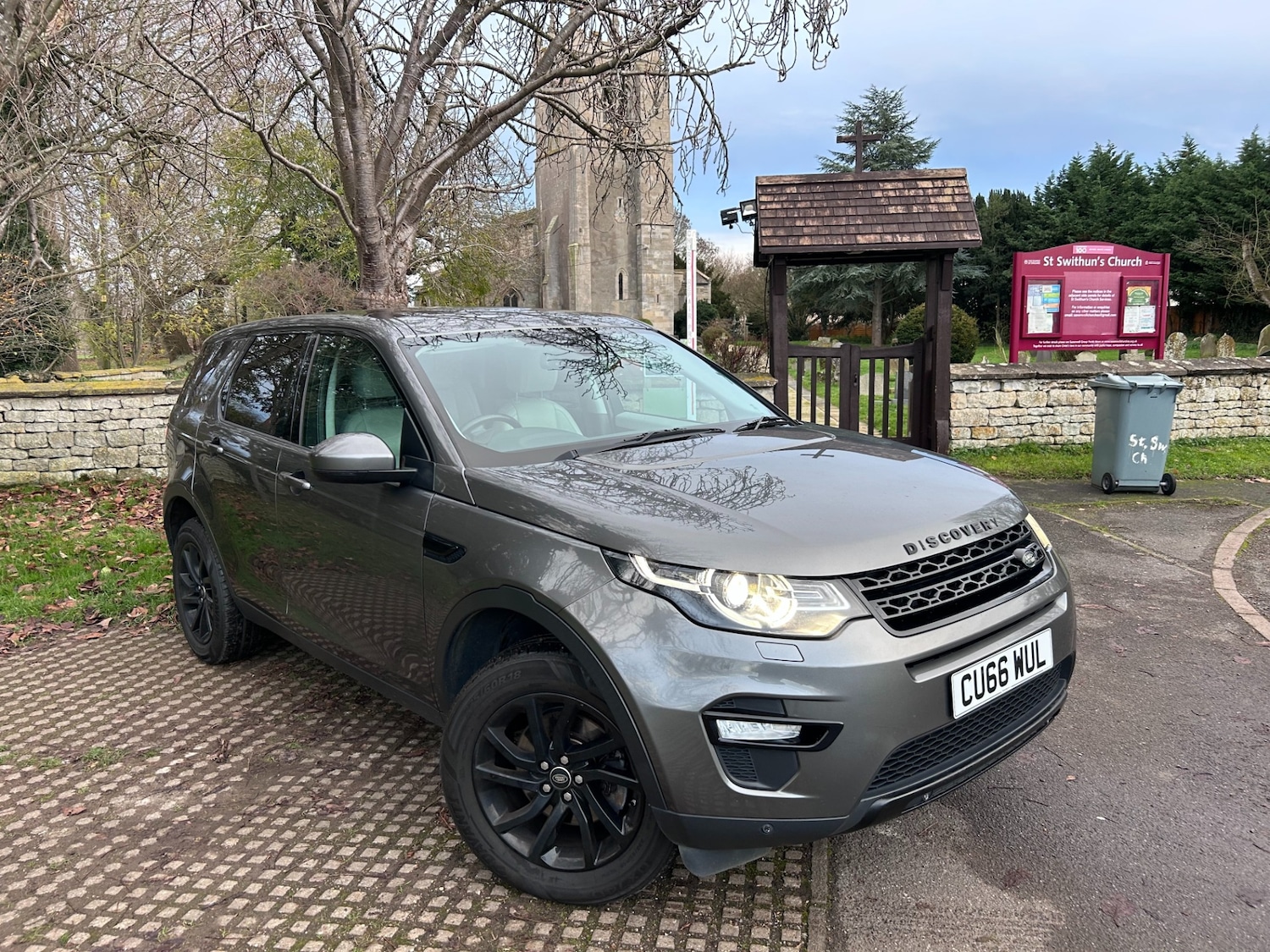 Used Land Rover Discovery Sport 2016 for sale - 77974125: Photo 2