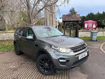 Used Land Rover Discovery Sport 2016 for sale - 77974125: Photo