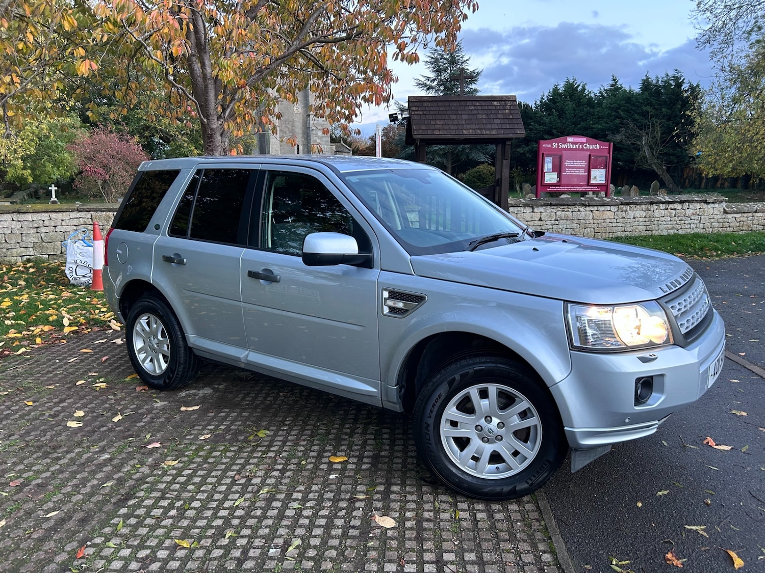 Used Land Rover Freelander 2011 for sale - 76428806: Photo 2