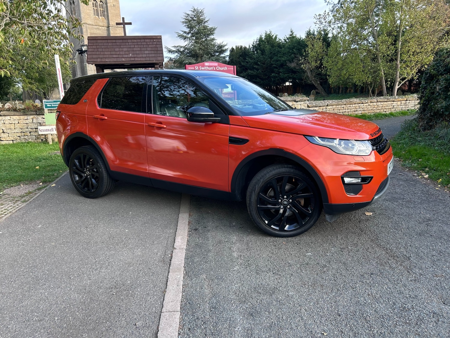 Used Land Rover Discovery Sport 2017 for sale - 76222079: Photo 4