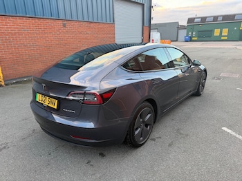 Used Tesla Model 3 2021 for sale - 76610142: Photo