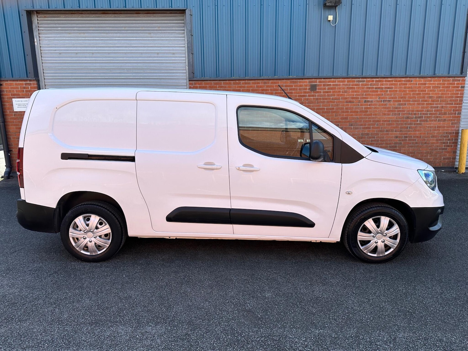 Used Vauxhall Combo 2021 for sale - 76610166: Photo 2