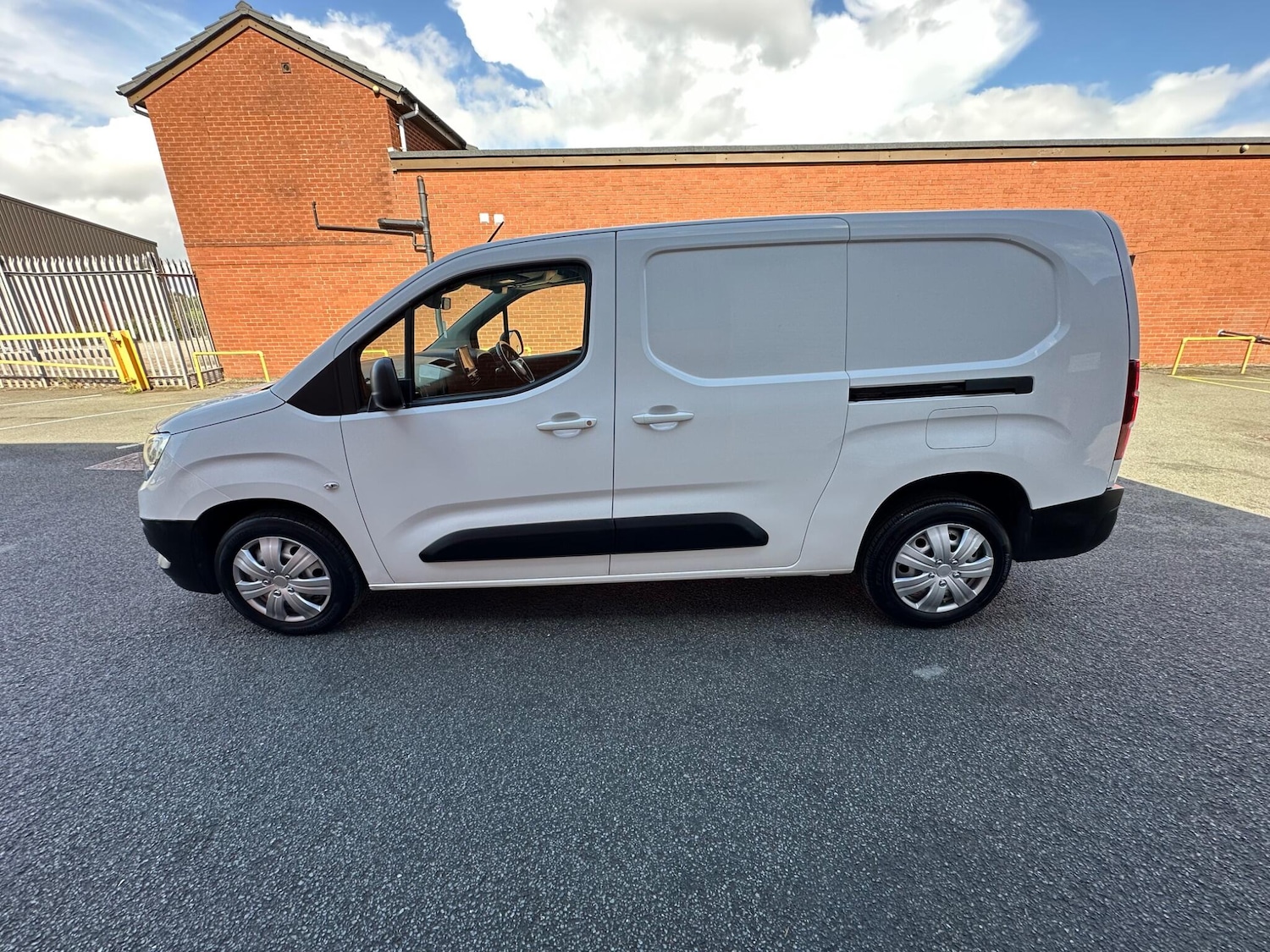 Used Vauxhall Combo 2021 for sale - 76610166: Photo 6