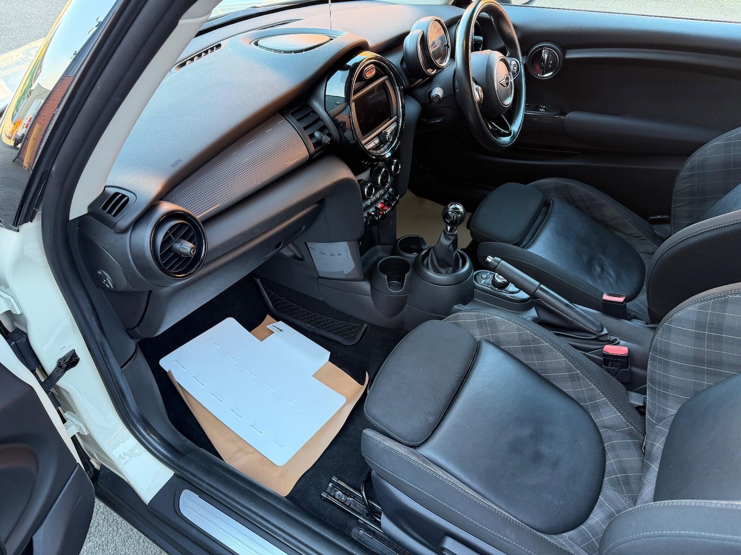 Used MINI Hatch 2018 for sale - 76610158: Photo 15