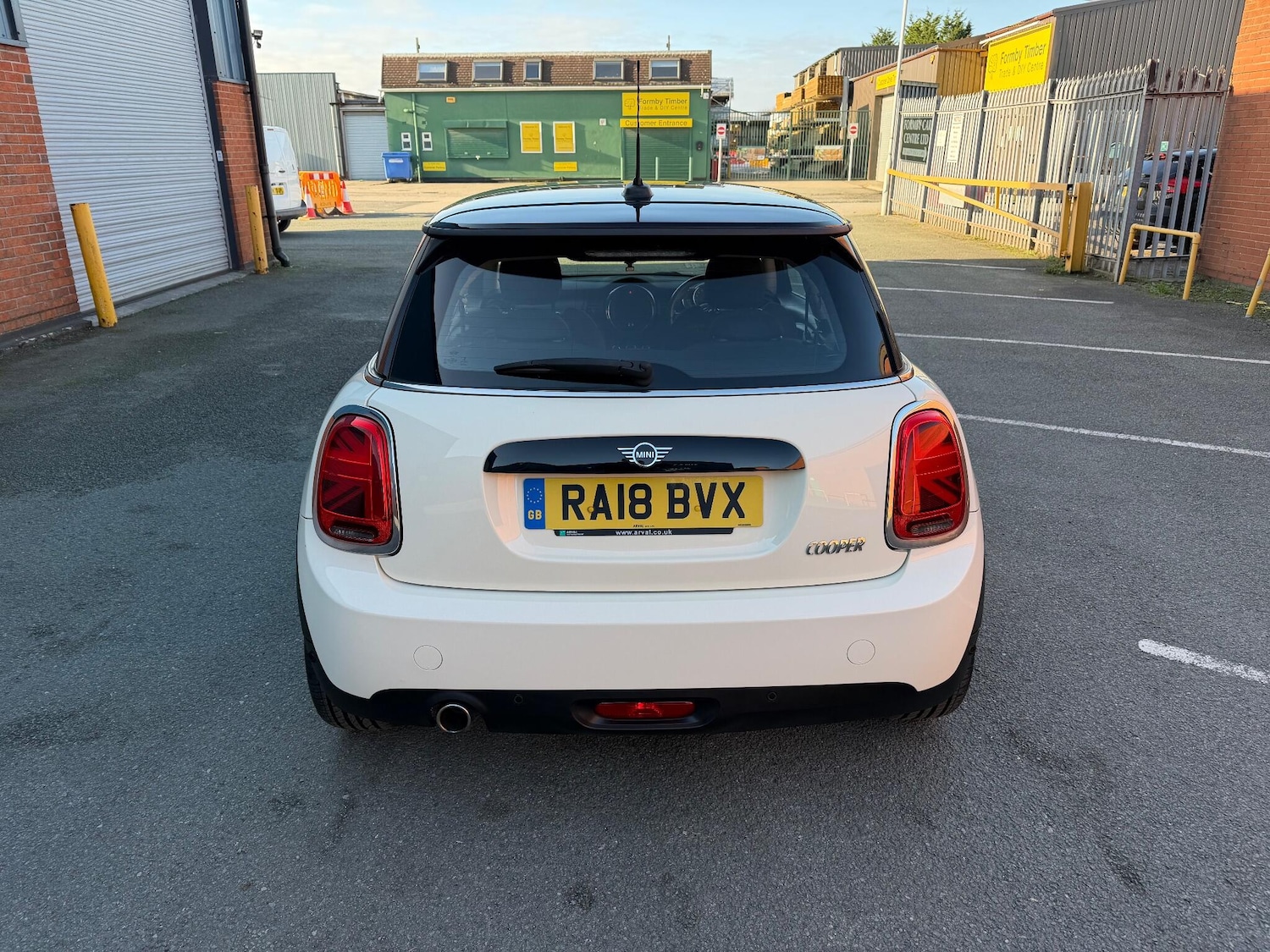 Used MINI Hatch 2018 for sale - 76610158: Photo 4