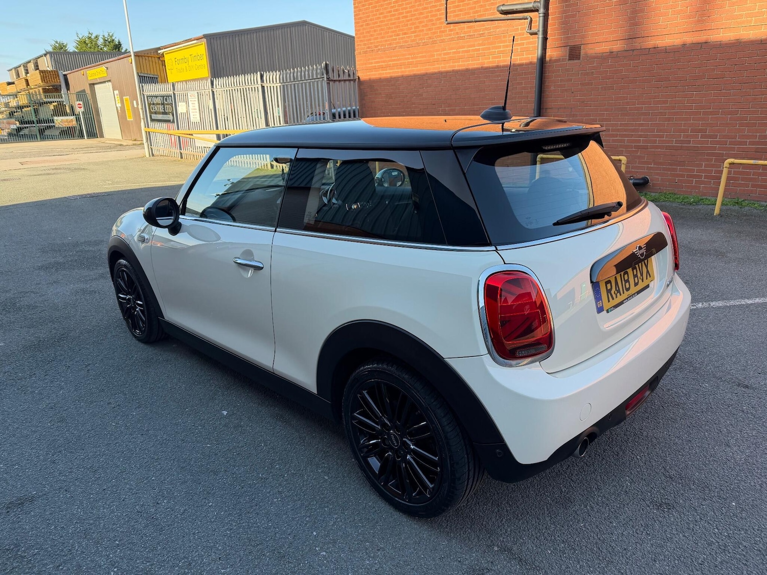 Used MINI Hatch 2018 for sale - 76610158: Photo 5