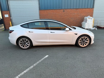 Used Tesla Model 3 2021 for sale - 76607308: Photo