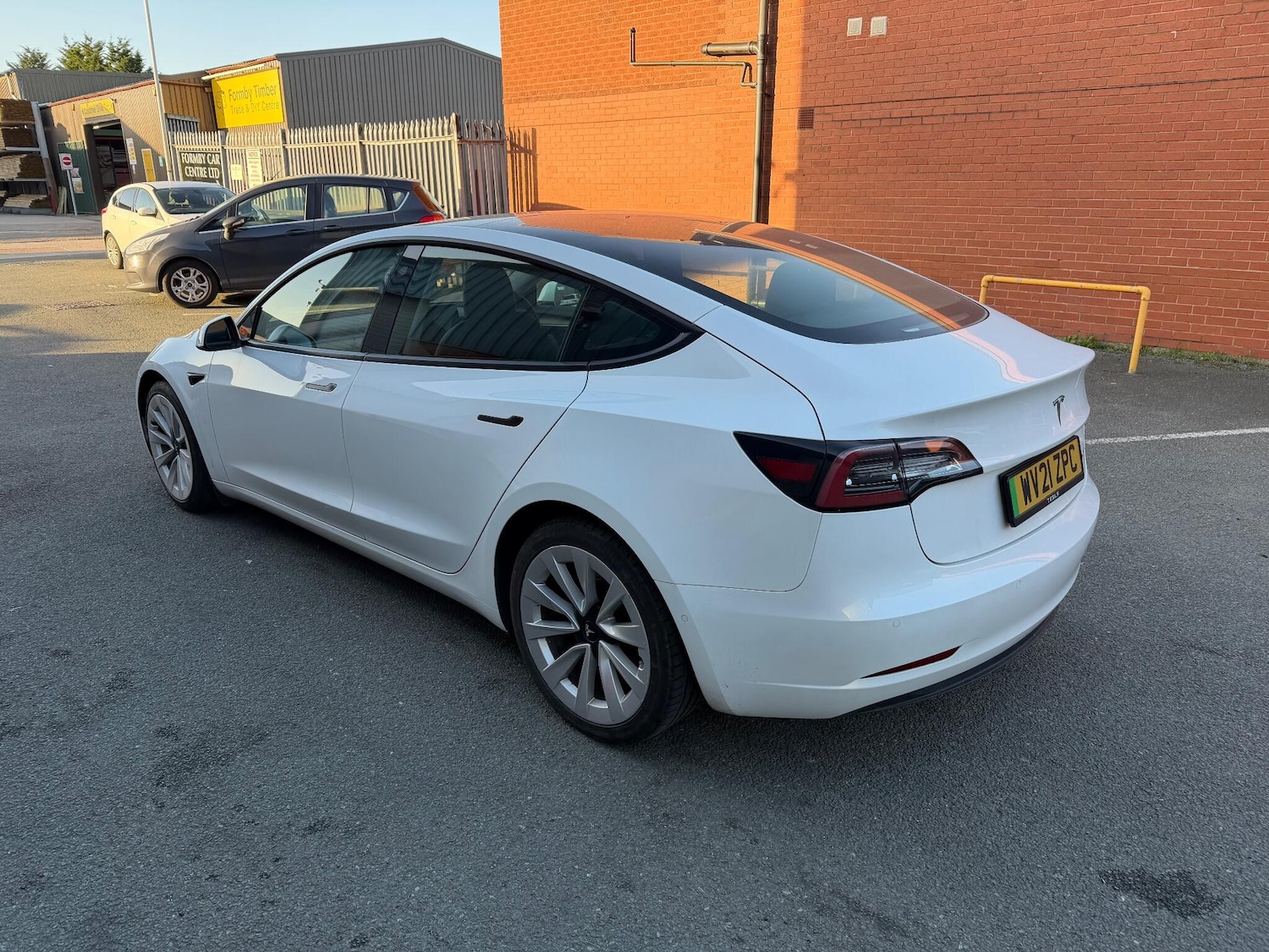 Used Tesla Model 3 2021 for sale - 76607308: Photo 5