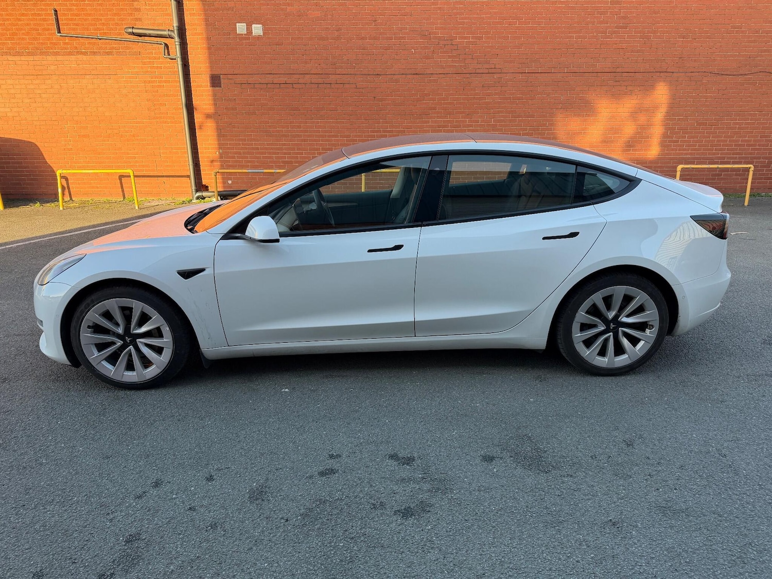 Used Tesla Model 3 2021 for sale - 76607308: Photo 6