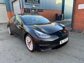 Tesla - Model 3