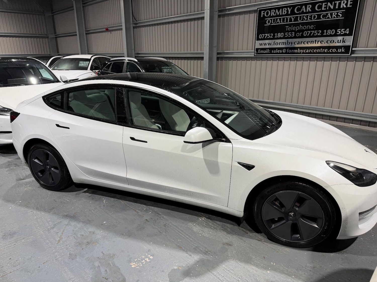 Used Tesla Model 3 2021 for sale - 76976439: Photo 1