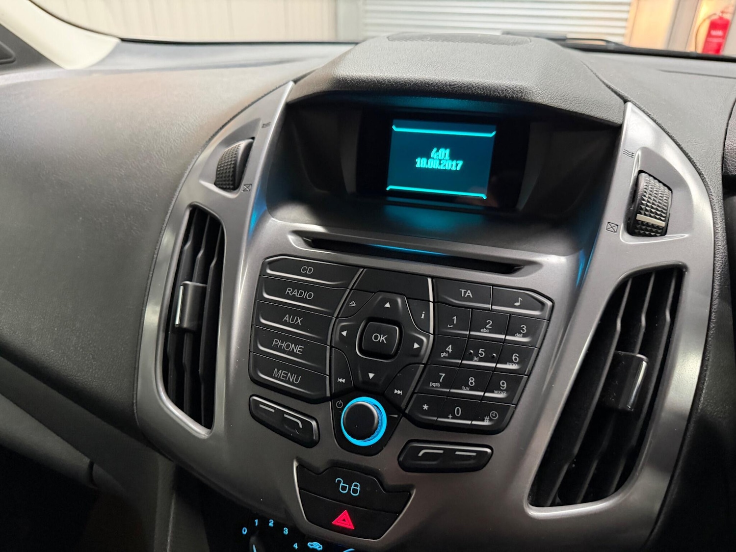 Used Ford Transit Connect 2017 for sale - 77191829: Photo 15