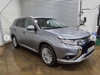 (69) - 2.4h TwinMotor 13.8kWh Dynamic CVT 4WD Euro 6 (s/s) 5dr