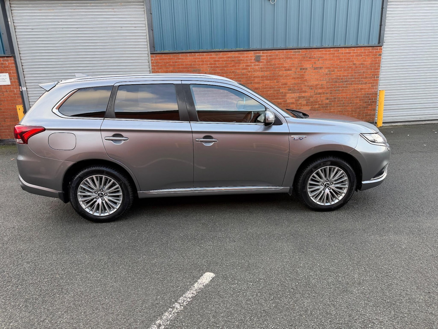 Used Mitsubishi Outlander 2019 for sale - 76927075: Photo 2