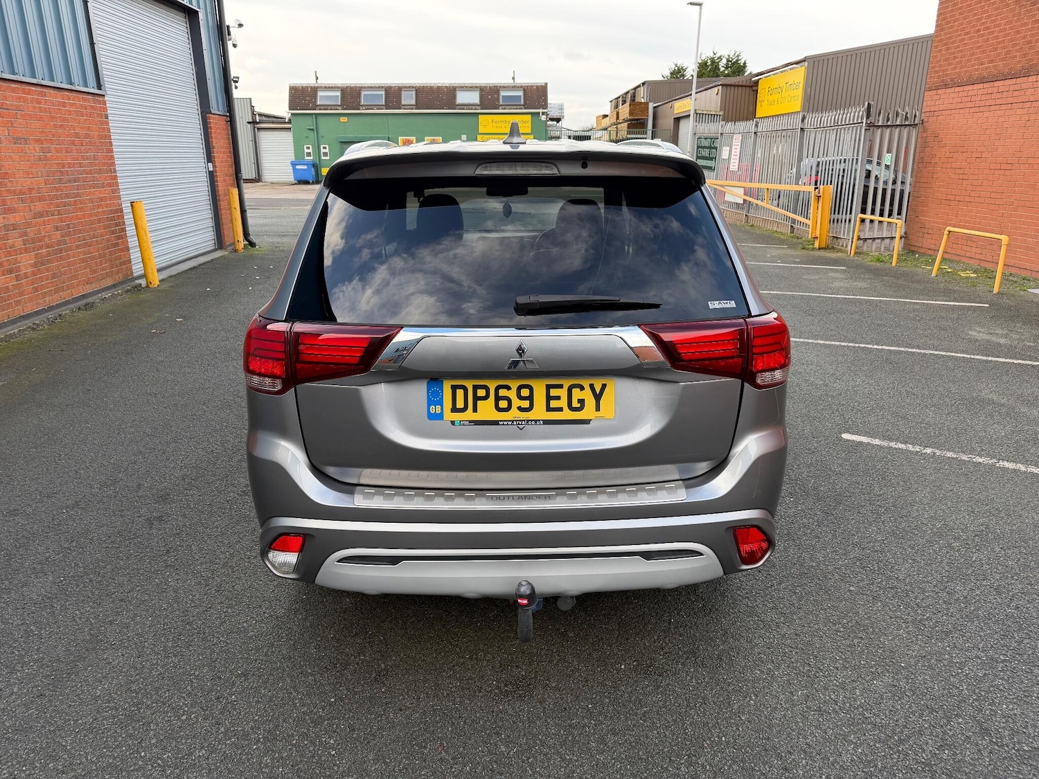 Used Mitsubishi Outlander 2019 for sale - 76927075: Photo 4