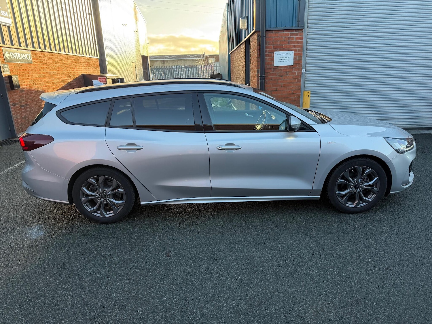 Used Ford Focus 2022 for sale - 76965136: Photo 2