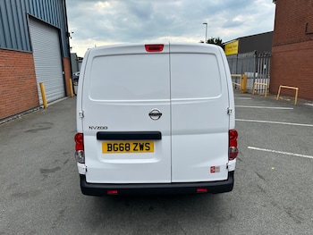 Used Nissan NV200 2018 for sale - 74850274: Photo