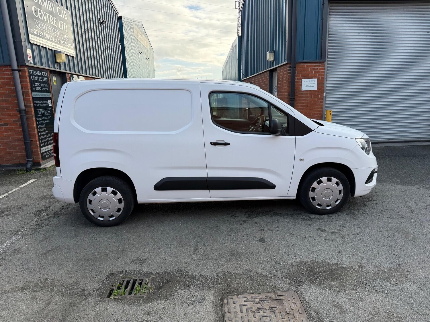 Used Vauxhall Combo 2020 for sale - 76610165: Photo 2