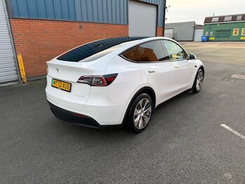 Used Tesla Model Y 2022 for sale - 76926122: Photo