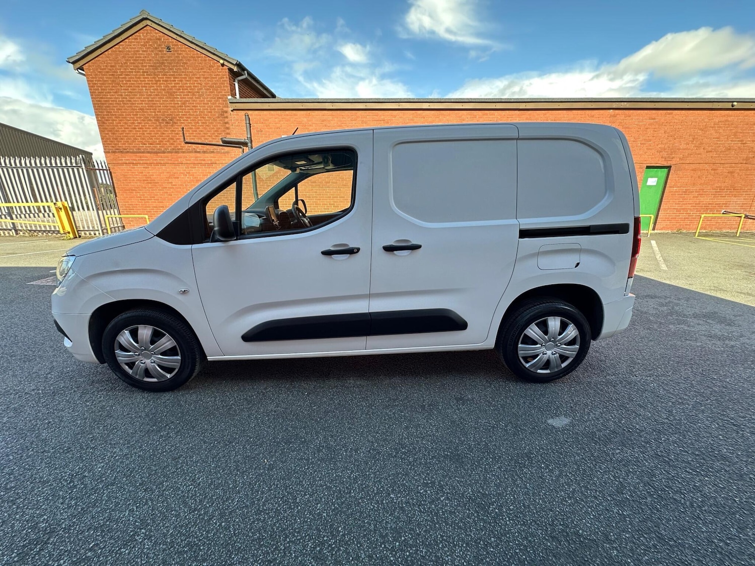 Used Vauxhall Combo 2020 for sale - 76610156: Photo 6