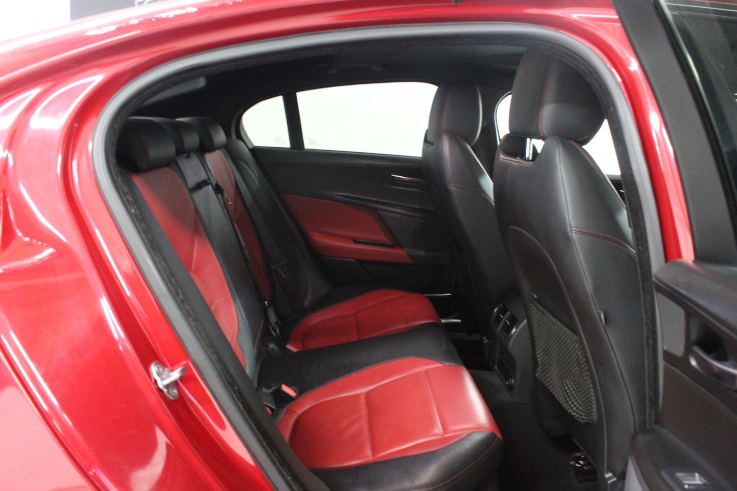 Used Jaguar XE 2016 for sale - 76138497: Photo 15