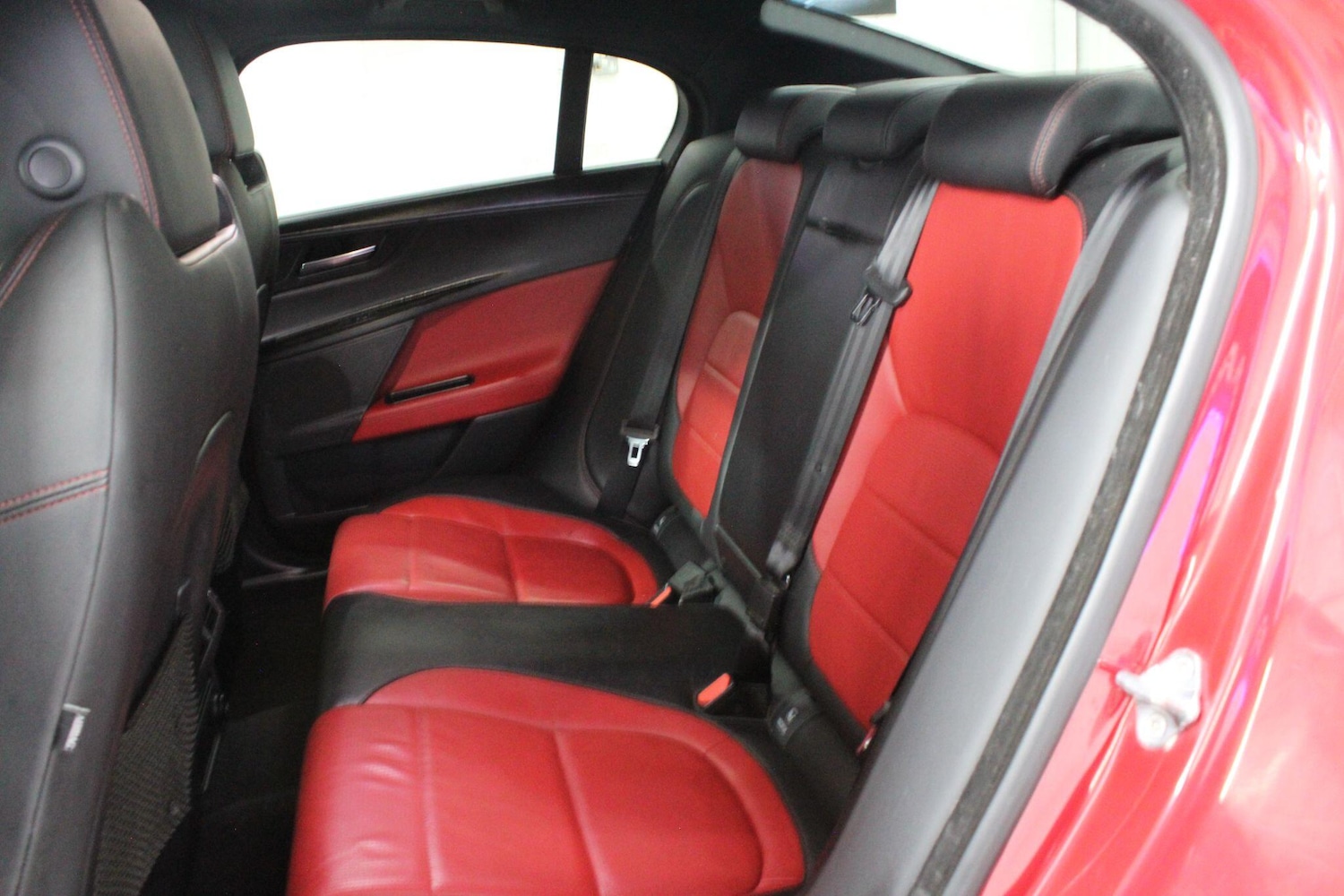 Used Jaguar XE 2016 for sale - 76138497: Photo 18