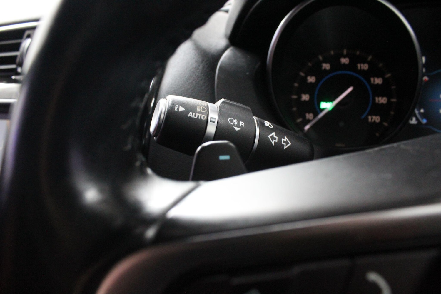 Used Jaguar XE 2016 for sale - 76138497: Photo 41