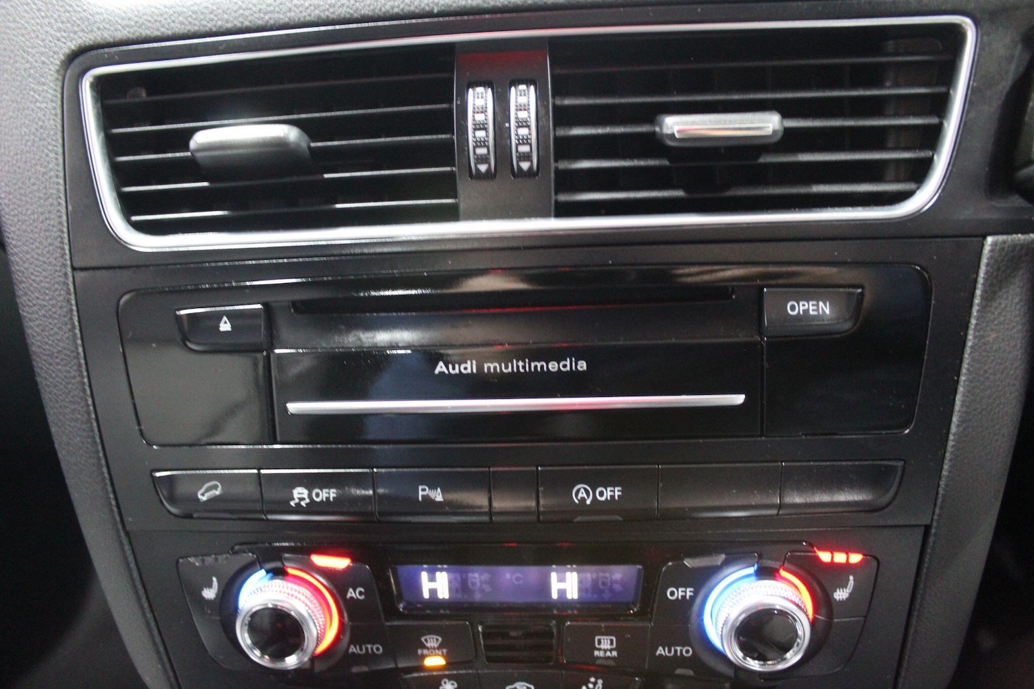 Used Audi Q5 2014 for sale - 76866100: Photo 38