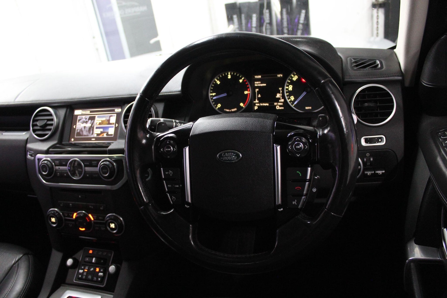 Used Land Rover Discovery 4 2016 for sale - 77215543: Photo 23