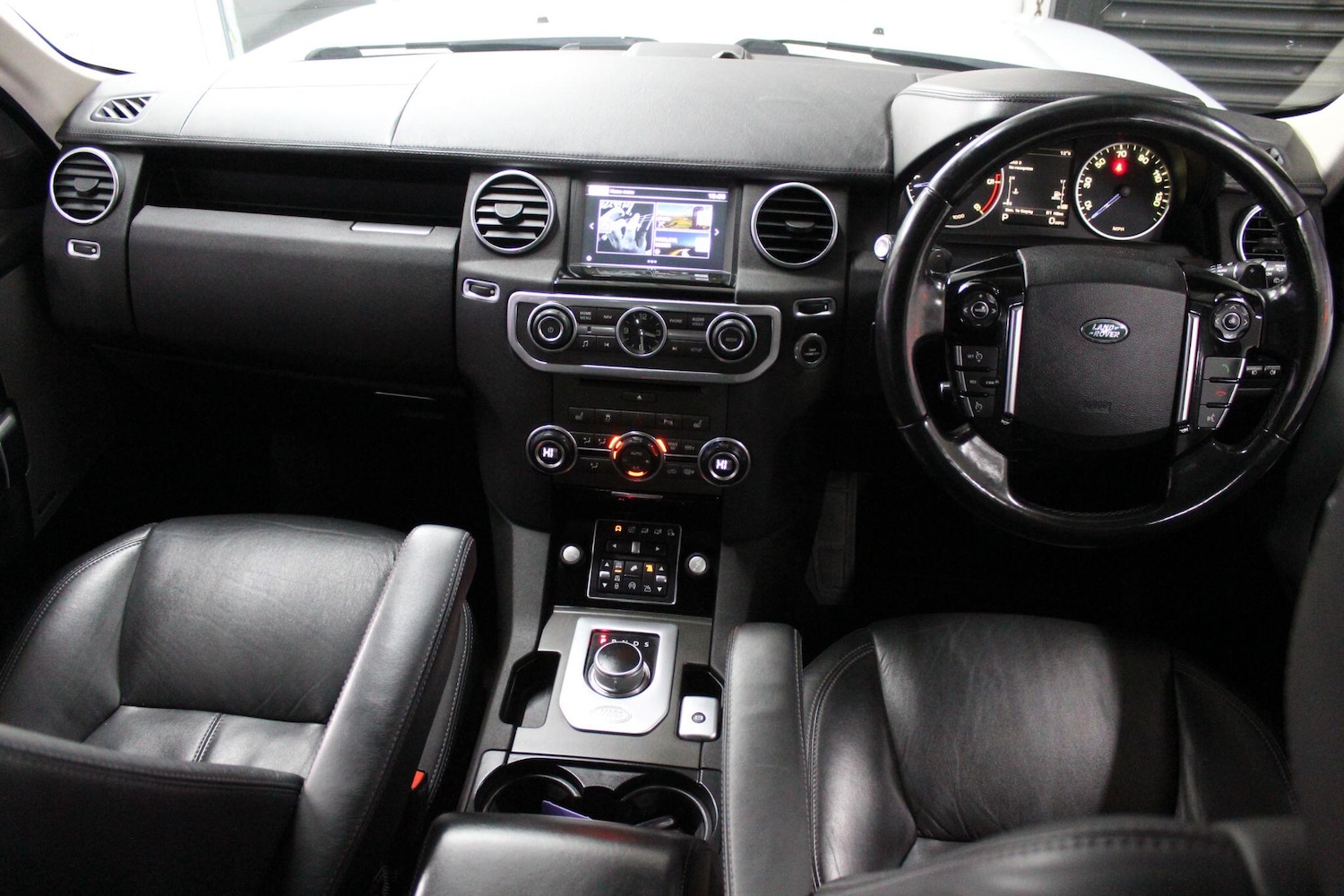 Used Land Rover Discovery 4 2016 for sale - 77215543: Photo 24