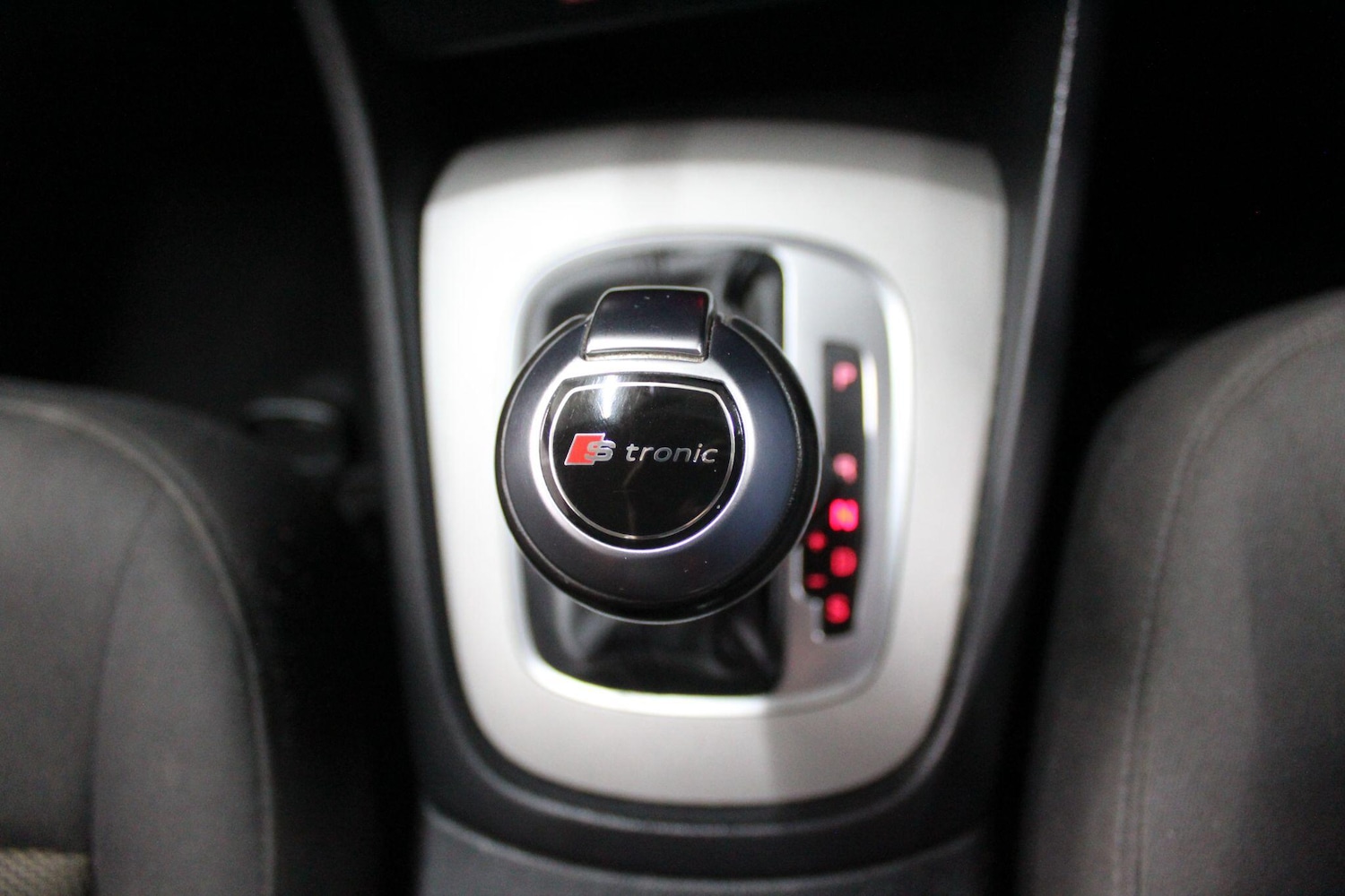 Used Audi Q3 2014 for sale - 76976660: Photo 28