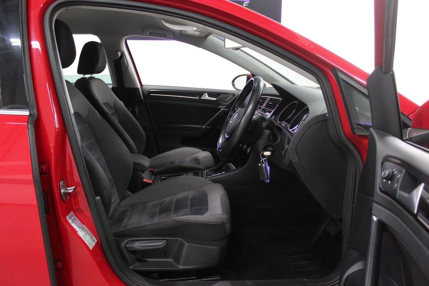 Used Volkswagen Golf for sale - 77683866: Photo 11