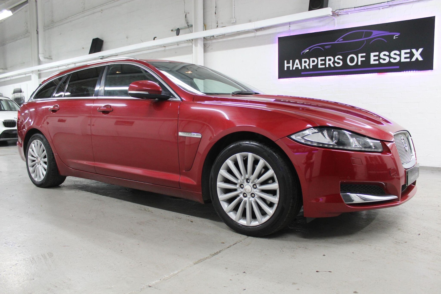 Used Jaguar XF 2015 for sale - 76865286: Photo 2