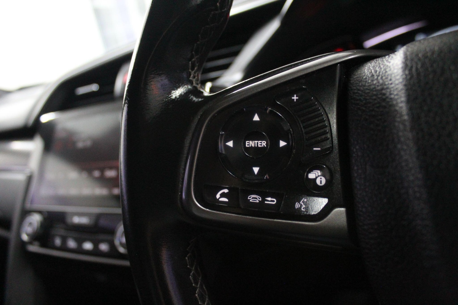 Used Honda Civic 2017 for sale - 77993979: Photo 34