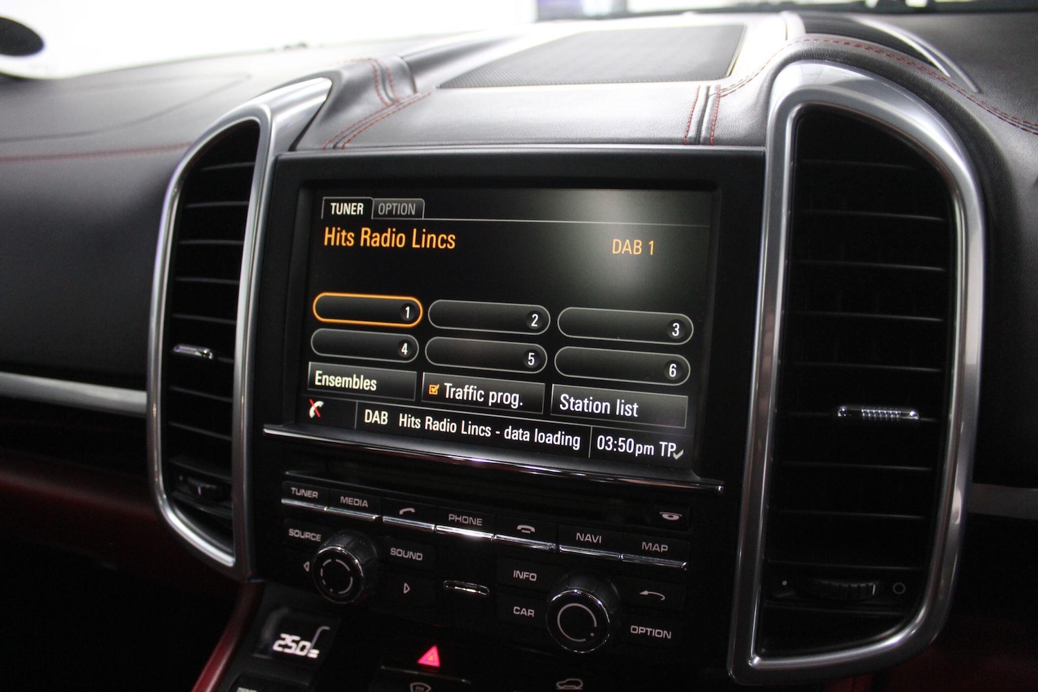 Used Porsche Cayenne 2015 for sale - 77683865: Photo 26