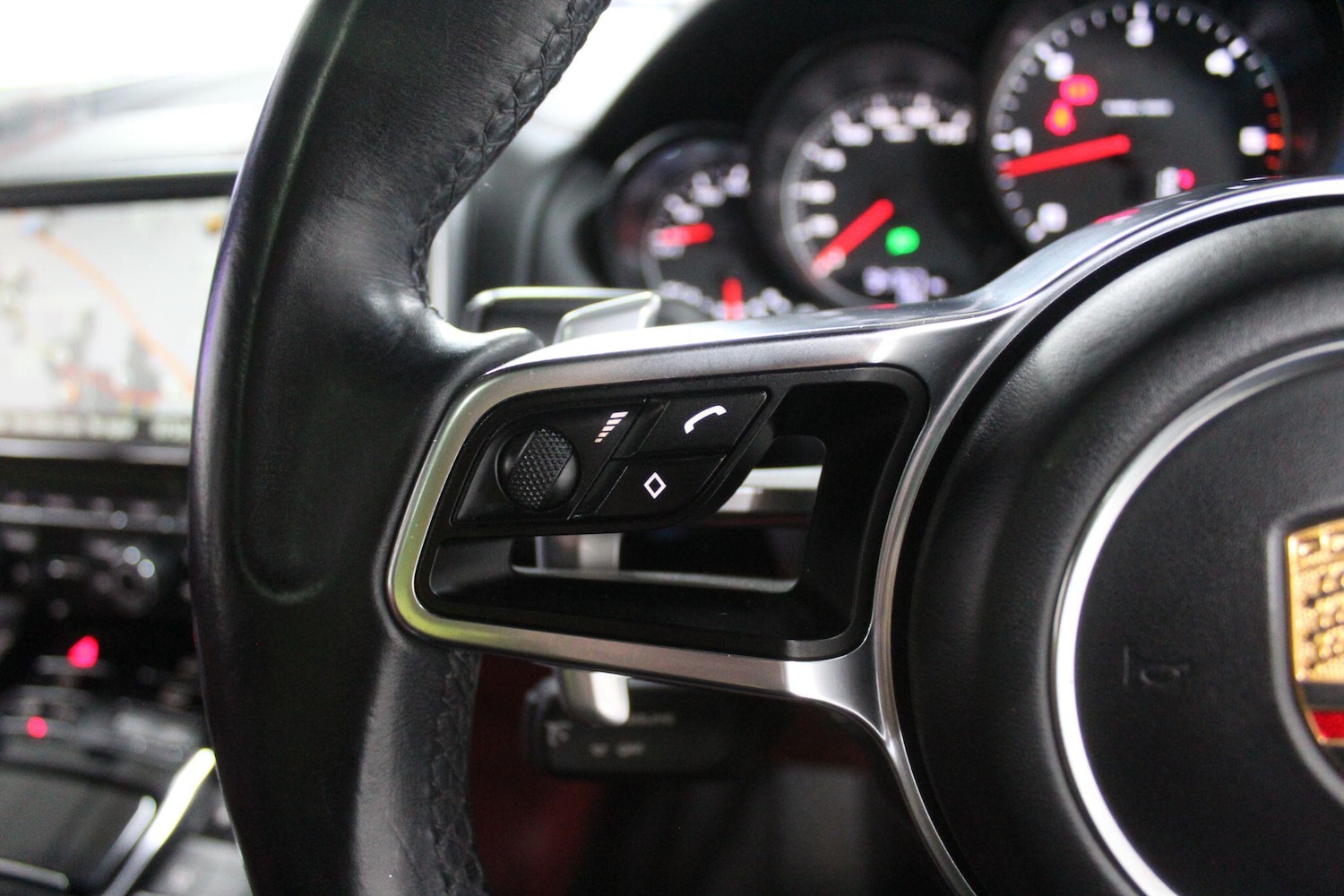 Used Porsche Cayenne 2015 for sale - 77683865: Photo 39