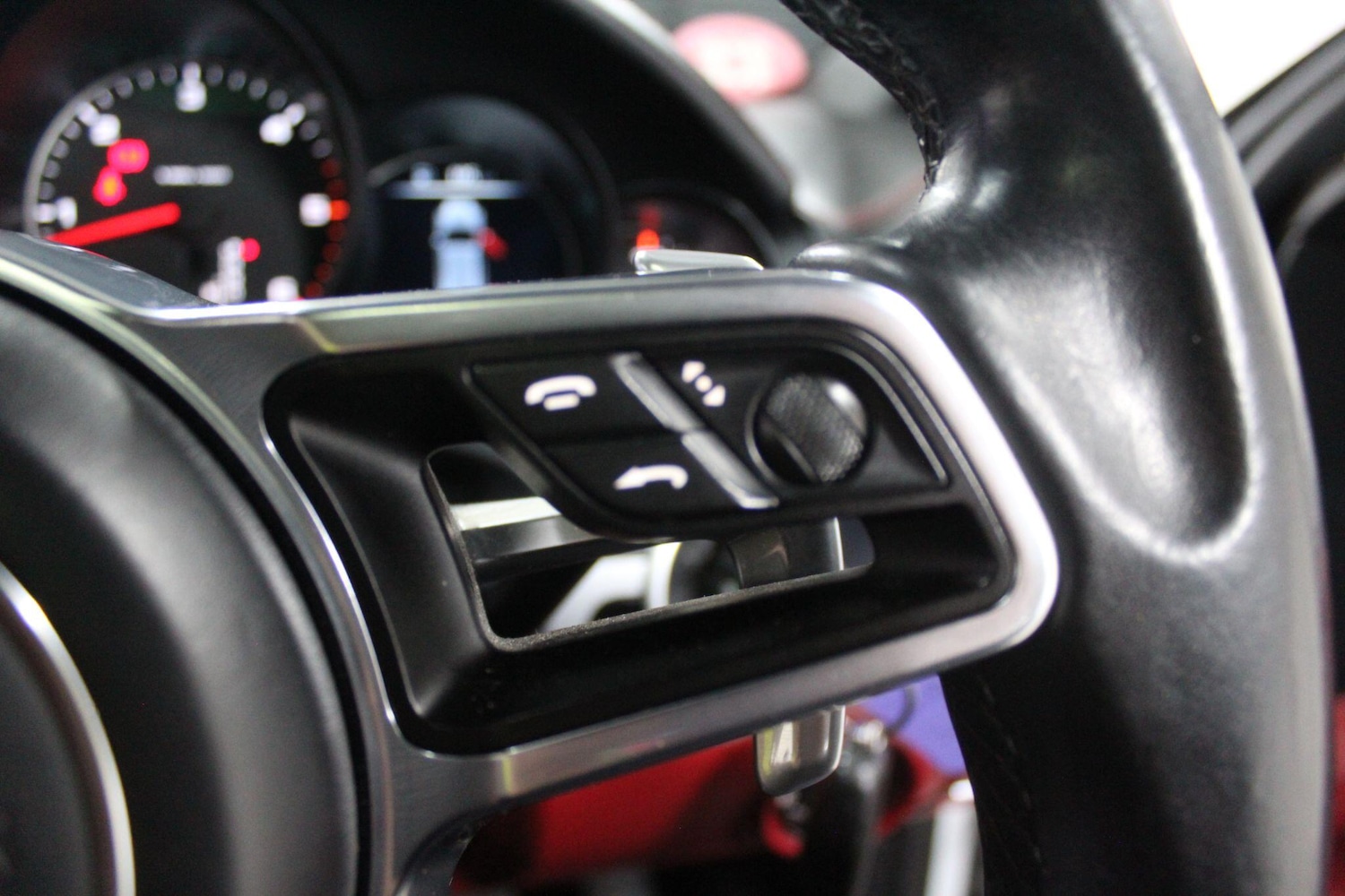 Used Porsche Cayenne 2015 for sale - 77683865: Photo 40