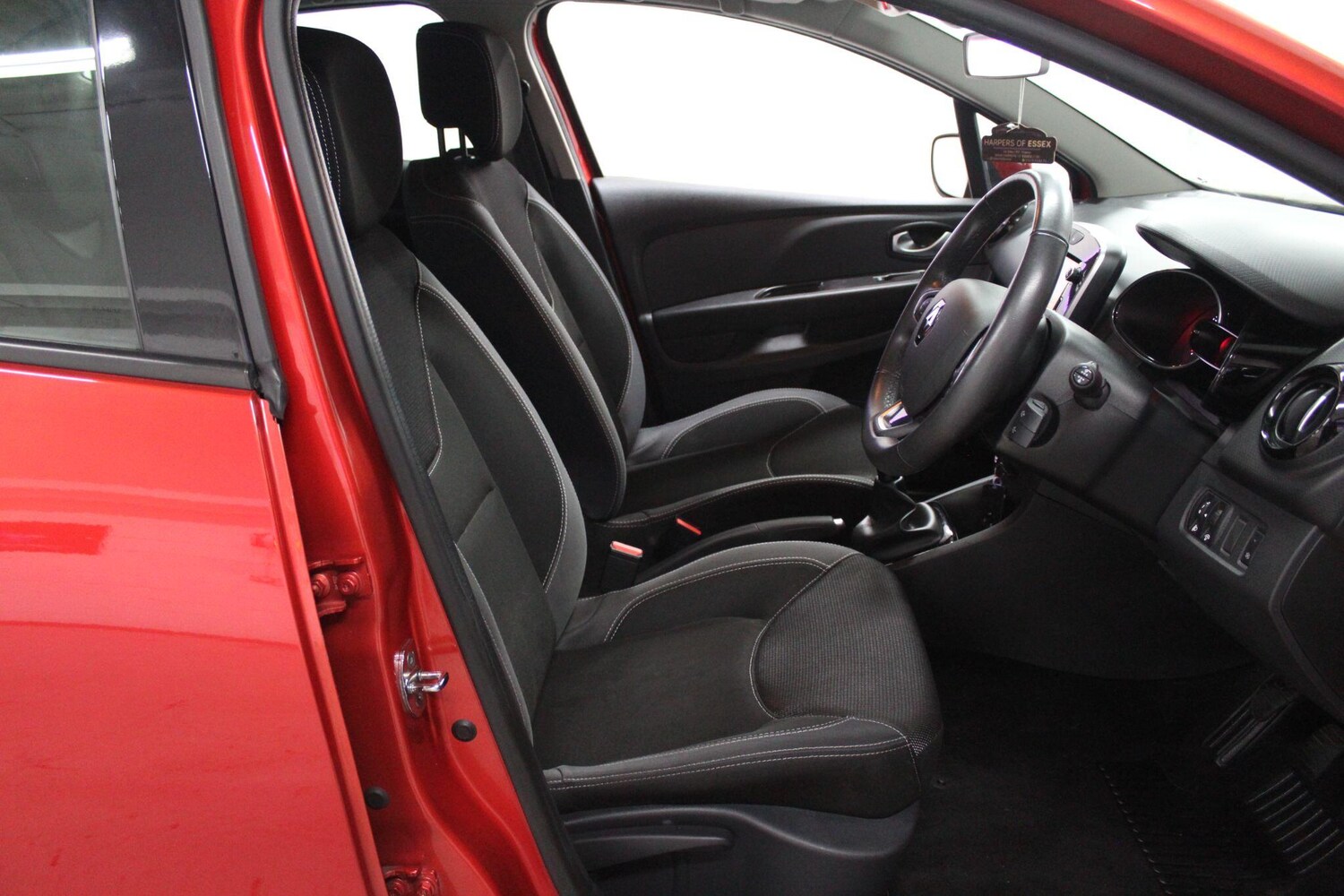 Used Renault Clio 2017 for sale - 76485910: Photo 11