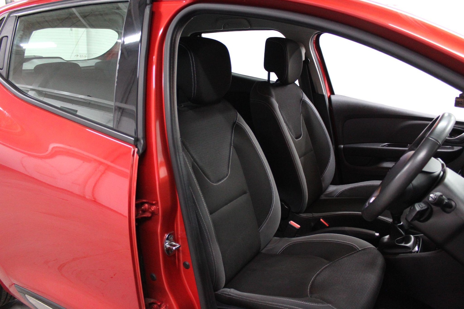 Used Renault Clio 2017 for sale - 76485910: Photo 12