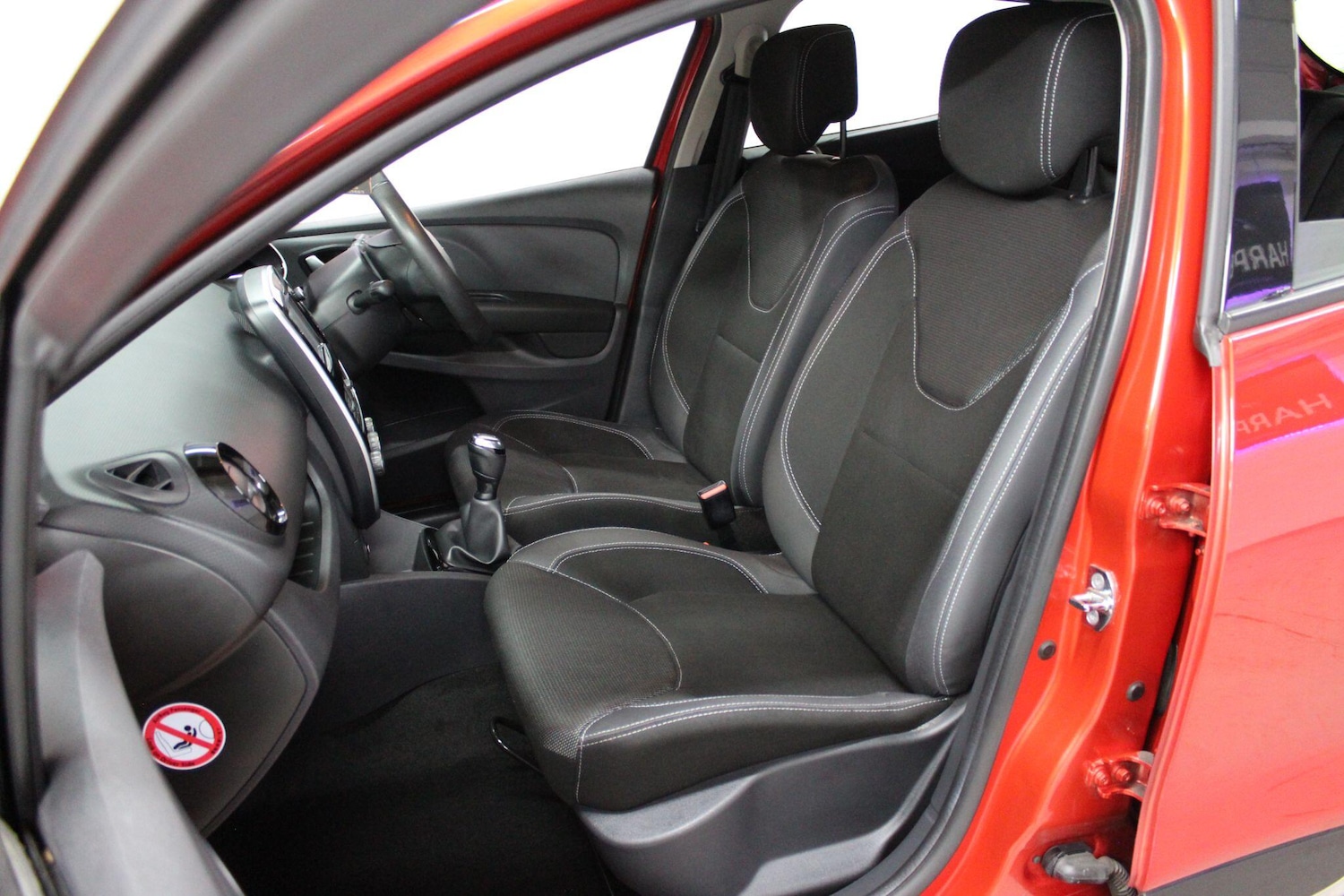 Used Renault Clio 2017 for sale - 76485910: Photo 14