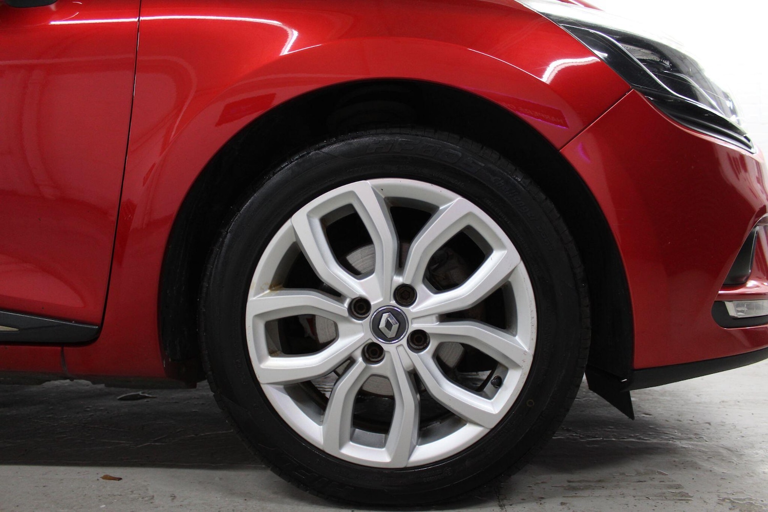 Used Renault Clio 2017 for sale - 76485910: Photo 22