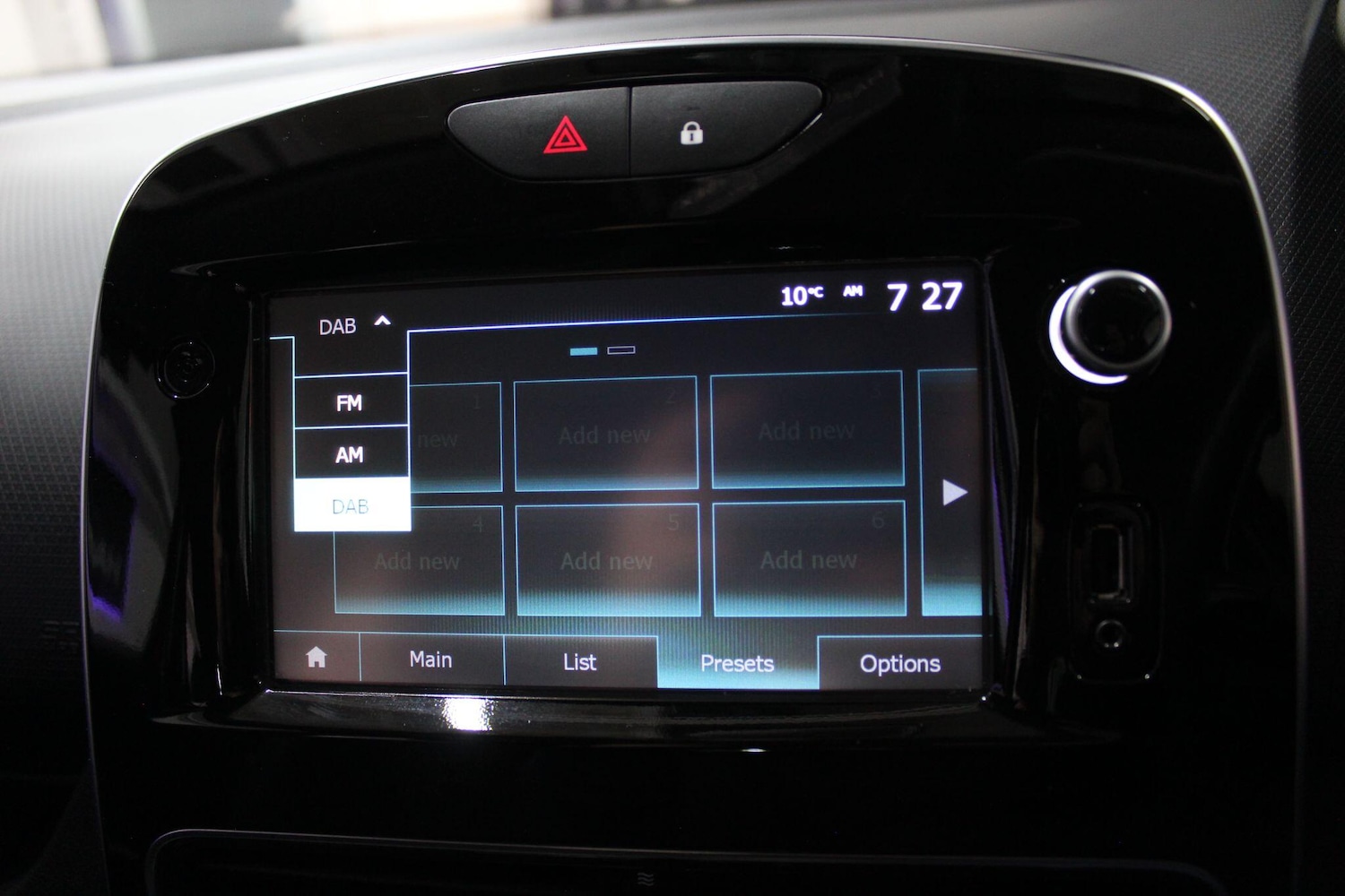 Used Renault Clio 2017 for sale - 76485910: Photo 23