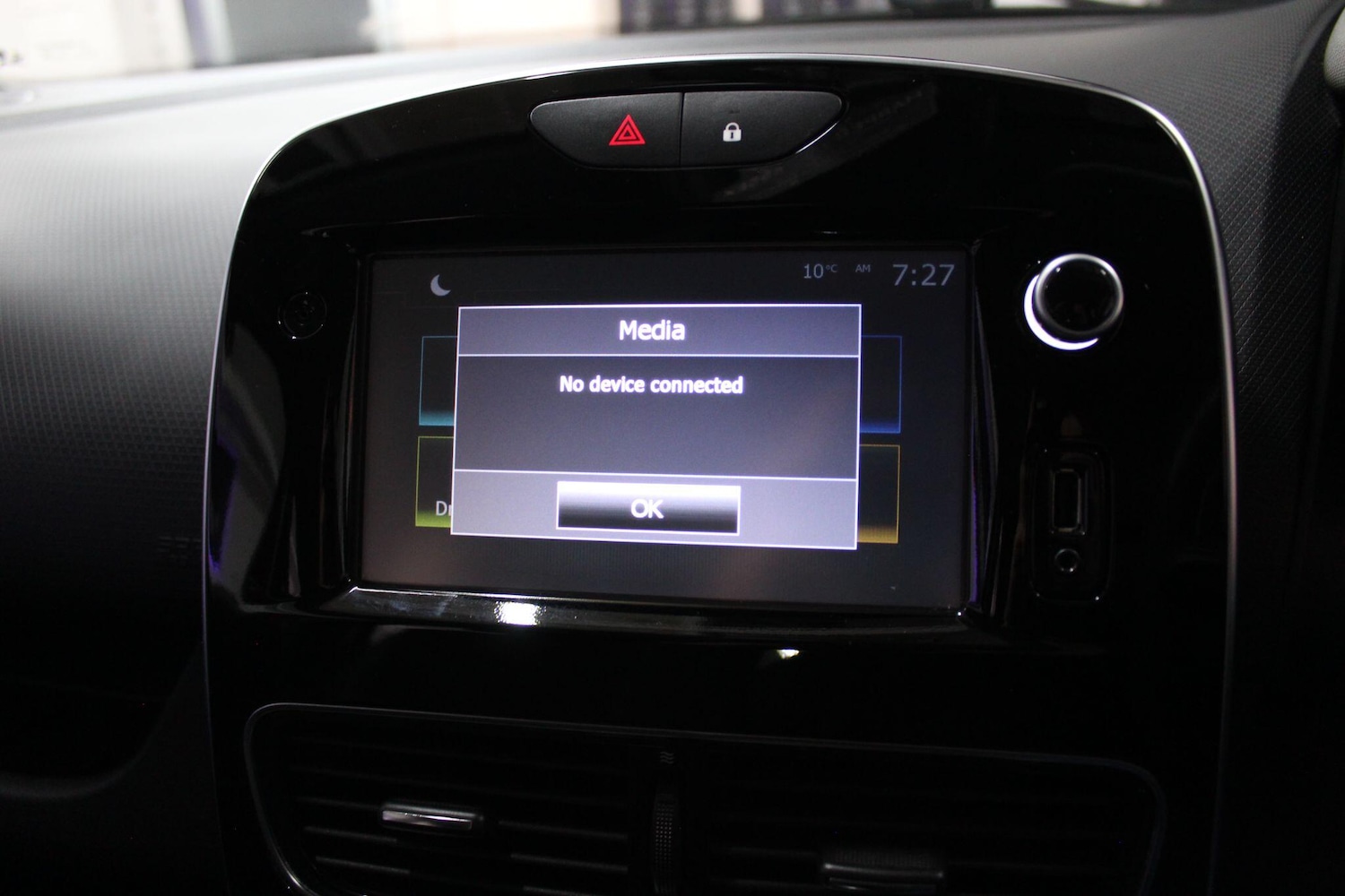 Used Renault Clio 2017 for sale - 76485910: Photo 26